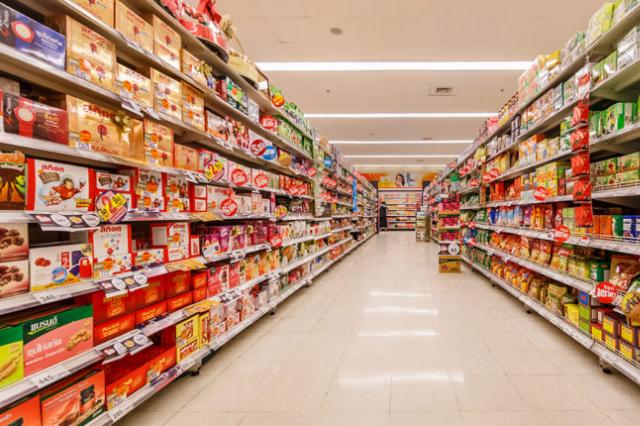 Zľavy a akcie v supermarkete: ako nakupovať tovar